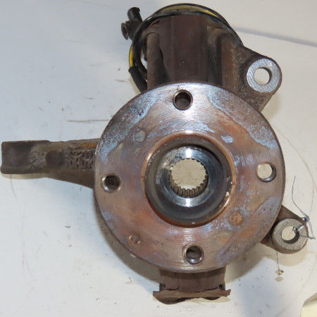 Fusee avd occasion  Peugeot 107 (PM_, PN_) 1.0 (2005-2014) 3 portes   364788 