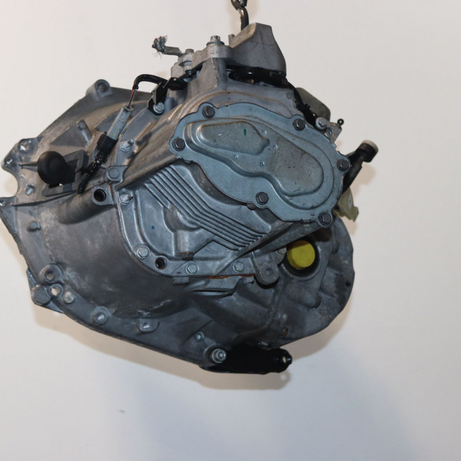 Boîte à vitesse mecanique occasion  Peugeot 208 II (UB_, UP_, UW_, UJ_) 1.2 puretech 100 (2019) 5 portes   20V256  4