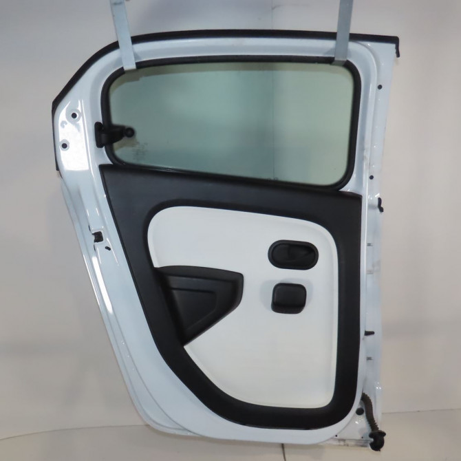 Porte arrière gauche occasion  Renault TWINGO III (BCM_, BCA_) 1.0 sce 70 (2014) 5 portes   821010468R  4