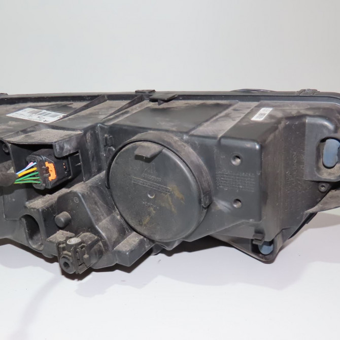 Phare gauche occasion  Citroën C4 PICASSO II 1.2 thp 130 (2014)   9677217380  6