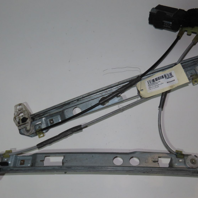Mecanisme+moteur leve-glace avg occasion  Renault MEGANE II (BM0/1_, CM0/1_) 1.5 dci (bm02, bm13, bm2a, cm02, cm13) (2003-2008)   8201010926  1