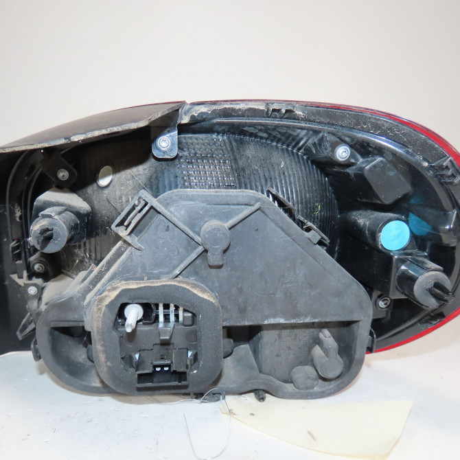 Feu arrière gauche occasion  Citroën C3 III (SX) 1.2 vti 82 (2016)   9812257580  4