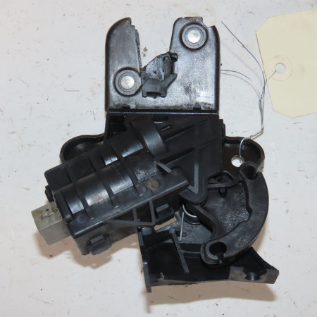 Serrure coffre arrière occasion  Volkswagen vw PASSAT B6 (3C2) 1.9 tdi (2005-2010) 4 portes   4F5827505D 