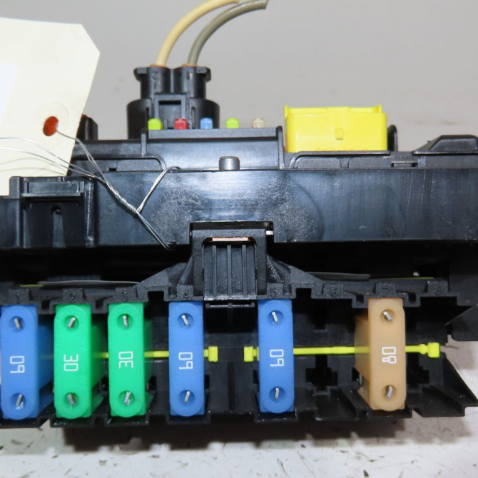 Boite a fusibles occasion  Citroën DS3 (SA_) 1.4 vti 95 (2010-2015)   9667199580  3