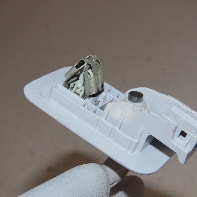 Pare-soleil gauche occasion  Peugeot 208 I (CA_, CC_) 1.4 hdi (2012) 3 portes   16079196PR  4