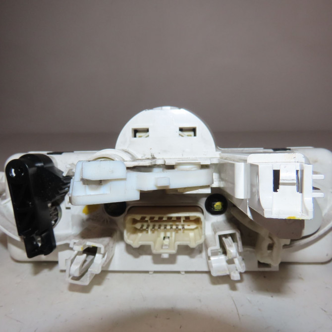 Commande de chauffage occasion  Renault CLIO III Grandtour (KR0/1_) 1.5 dci (kr0g) (2007-2012)   7701070472  3