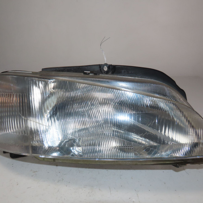 Phare droit occasion  Peugeot 106 II (1A_, 1C_) 1.1 i (1996-2004)   6205P4  1