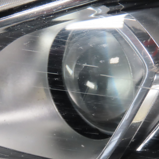 Phare gauche occasion  Peugeot 208 I (CA_, CC_) 1.2 vti 82 (2012)   9810805780  4