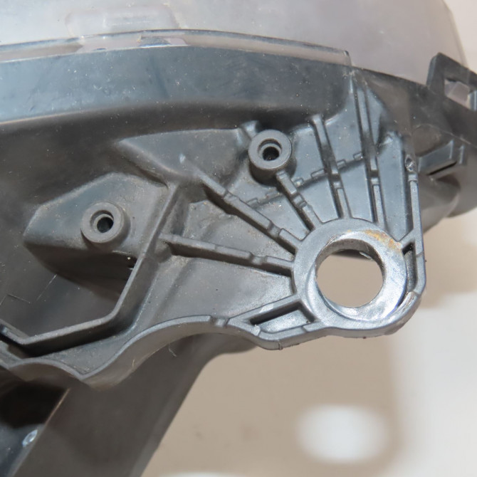 Phare gauche occasion  Peugeot 208 I (CA_, CC_) 1.2 vti 82 (2012)   9810805780  6