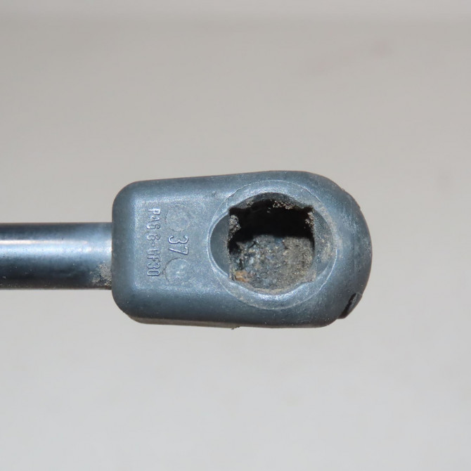 Verin gauche hayon occasion  Volkswagen vw GOLF VI (5K1) 1.6 tdi (2009-2012) 5 portes   5K6827550D  3