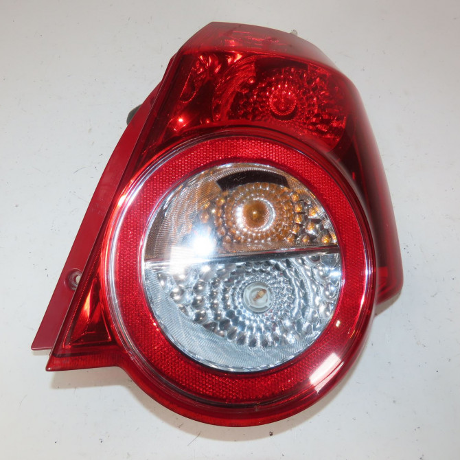 Feu arrière droit occasion  Chevrolet AVEO / KALOS 3/5 portes (T250, T255) 1.2 lpg (2008-2011)   95952067  1
