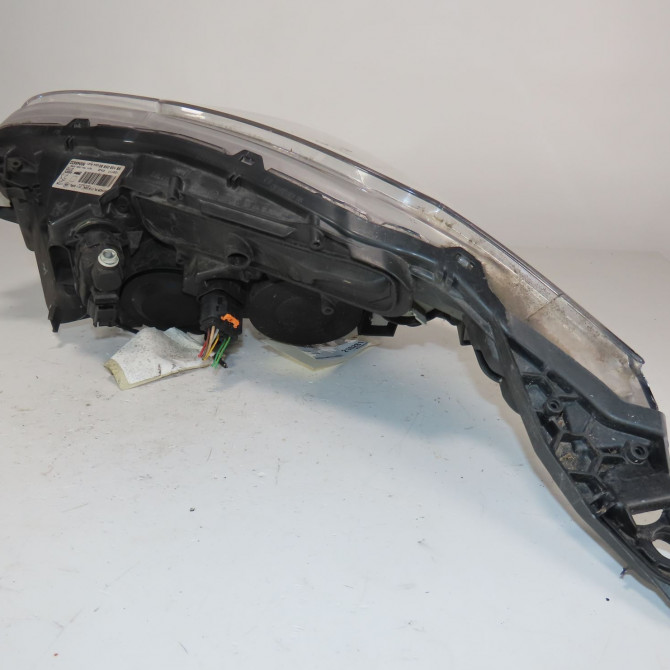 Phare droit occasion  Peugeot 208 I (CA_, CC_) 1.2 vti 82 (2012)   9810805880  3