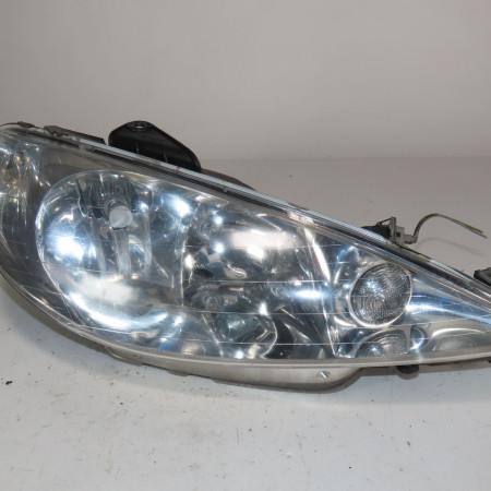 Phare droit occasion  Peugeot 206 3/5 portes (2A/C) 1.1 i (1998-2007)   6205S9 