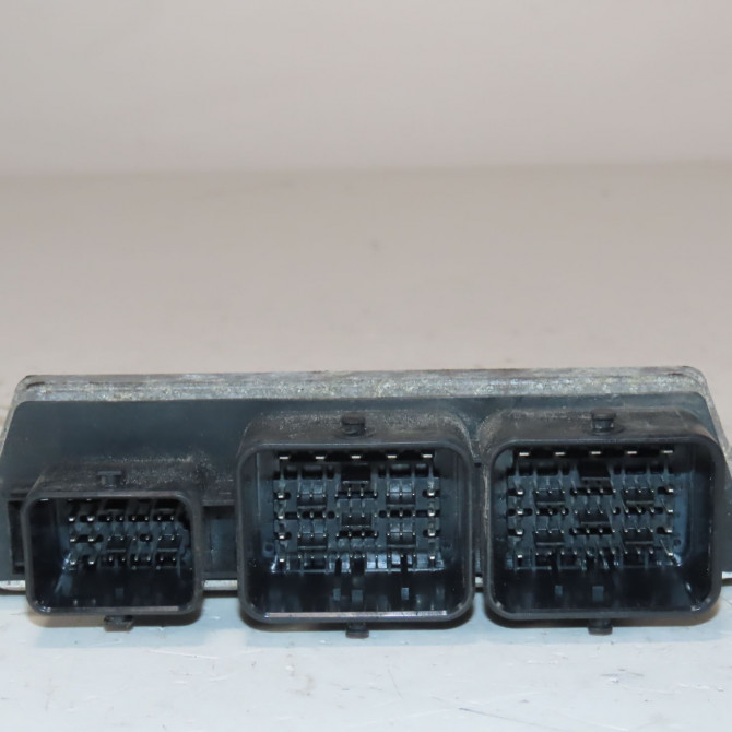 Calculateur moteur occasion  Peugeot 208 I (CA_, CC_) 1.2 vti 82 (2012)   9811545080  4