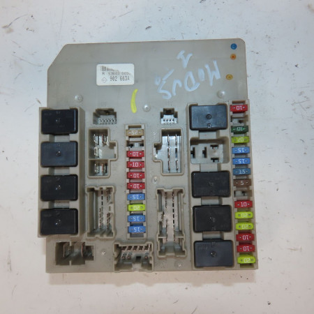 Boite a fusibles occasion  Renault CLIO III (BR0/1, CR0/1) 1.5 dci (c/br0g, c/br1g) (2005-2012) 5 portes   8200902663 