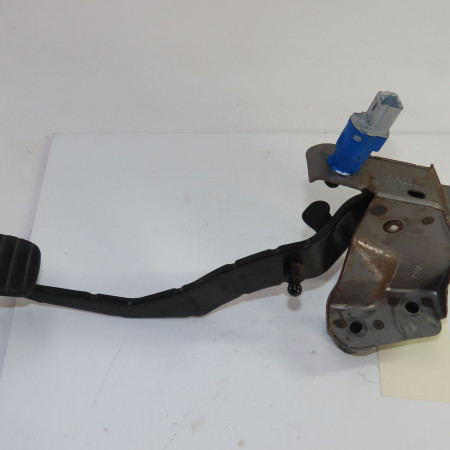 Pedale embrayage occasion  Renault CLIO III (BR0/1, CR0/1) 1.5 dci (c/br0g, c/br1g) (2005-2012) 5 portes   8200510910 