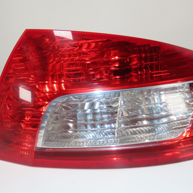 Feu arrière droit occasion  Peugeot 407 (6D_) 1.6 hdi 110 (6d9hzc, 6d9hyc) (2004-2010)   6351HP  1