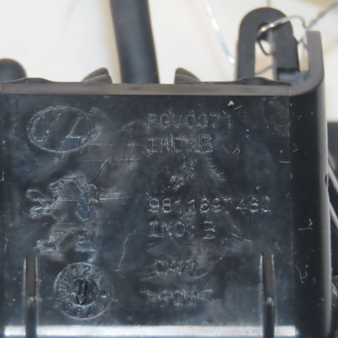  occasion  Peugeot 208 I (CA_, CC_) 1.2 vti 82 (2012)   9812774580  2