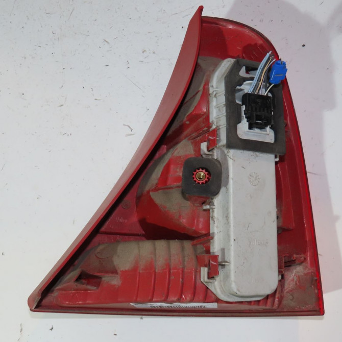 Feu arrière gauche occasion  Renault CLIO II (BB_, CB_) 1.2 16v (bb05, bb0w, bb11, bb27, bb2t, bb2u, bb2v, cb05,... (2001-2016) 3 portes   8200917488  2