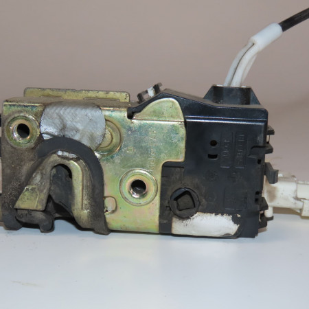 Serrure porte avd occasion  Peugeot 407 SW (6E_) 2.0 hdi 135 (2004-2010)   9136FE 