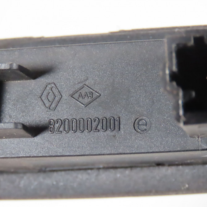 Actionneur serrure hayon occasion  Renault LAGUNA II Grandtour (KG0/1_) 2.0 16v (kg03, kg0z, kg0t, kg1y) (2005-2007)   8200002001  4