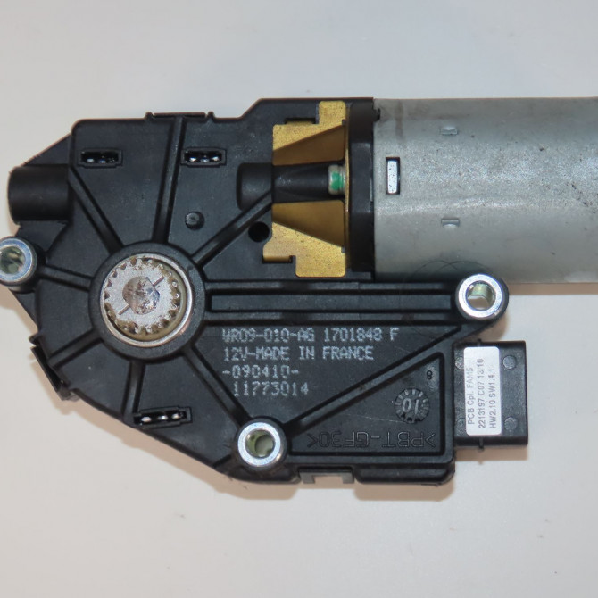 Moteur toit ouvrant occasion  Renault CLIO III (BR0/1, CR0/1) 1.6 16v gt (br10, cr10) (2009-2014) 5 portes   7701208816  1