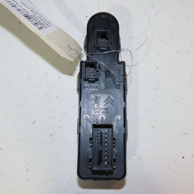 Commande lève-glace porte avant gauche occasion  Peugeot 3008 Monospace (0U_) 1.6 hdi (2009-2016) 5 portes   6490X6  2