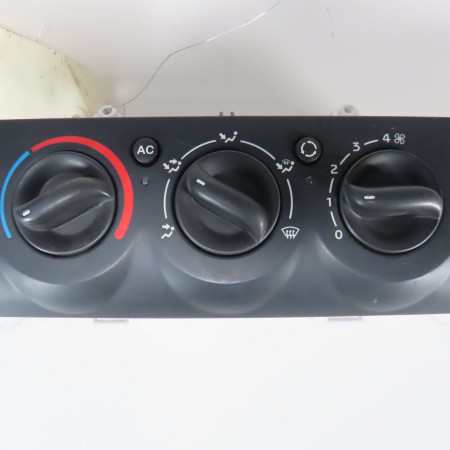 Commande de chauffage occasion  Renault CLIO II (BB_, CB_) 1.2 16v (bb05, bb0w, bb11, bb27, bb2t, bb2u, bb2v, cb05,... (2001-2016) 3 portes   7701067035 