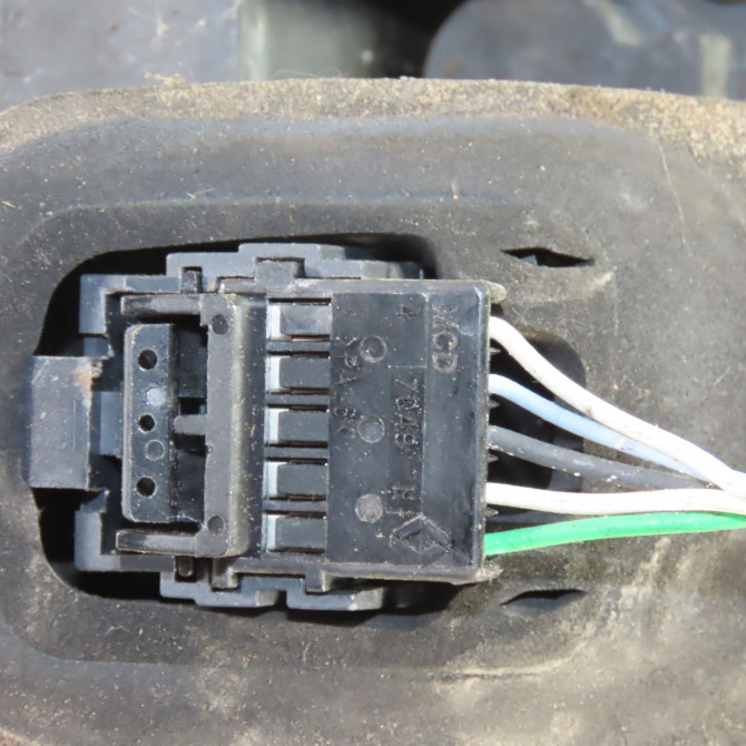 Feu arrière droit occasion  Renault TWINGO II (CN0_) 1.2 16v (cn04, cn0a, cn0b) (2007-2014) 3 portes   265502963R  4