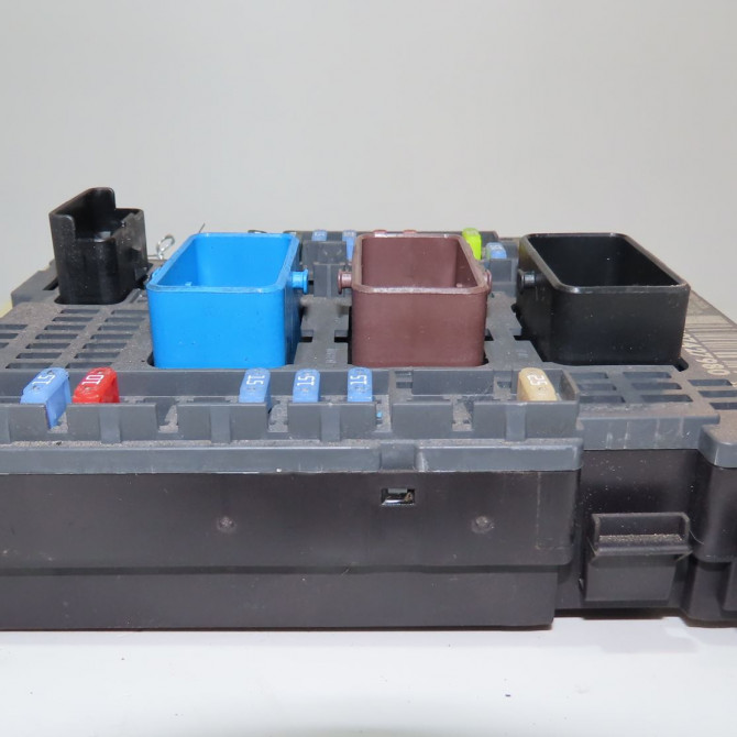 Boite a fusibles occasion  Citroën C4 II (NC_) 1.6 hdi 115 (2012)   9807427980  4