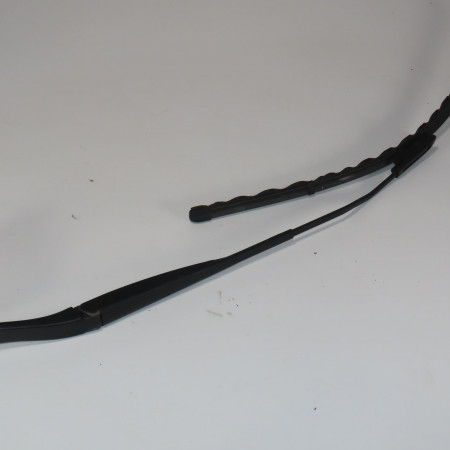 Bras essuie-glace avant gauche occasion  Renault CLIO III (BR0/1, CR0/1) 1.5 dci (c/br0g, c/br1g) (2005-2012) 5 portes   7701061592 