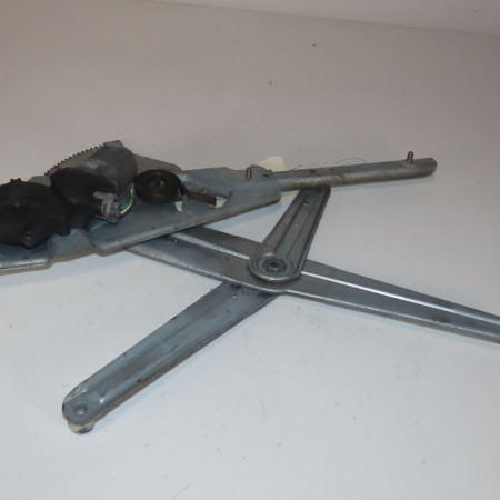 Mecanisme+moteur leve-glace avg occasion  Renault TWINGO I (C06_) 1.2 (c066, c068) (1996-2007) 3 portes   8200051779 
