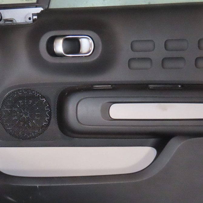 Porte avant droite occasion  Citroën C3 III (SX) 1.2 thp 110 (2016)   9812251680  4