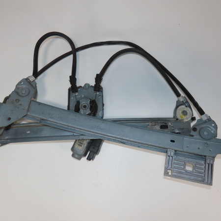 Mecanisme + moteur lève-glace avant droit occasion  Renault MEGANE CC (EZ0/1_) 1.9 dci (ez0j, ez1s) (2010)   8201010931 