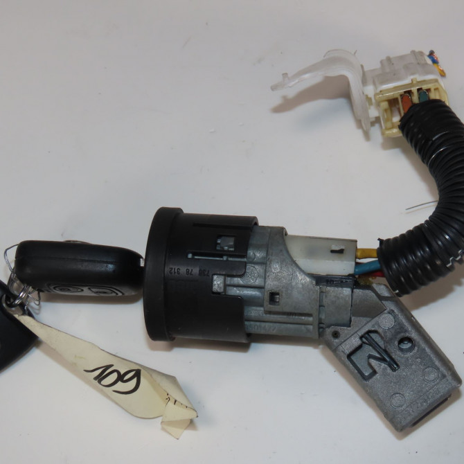 Antivol de direction occasion  Toyota AYGO (_B1_) 1.0 (kgb10_) (2005-2014) 5 portes   690570H01284  1