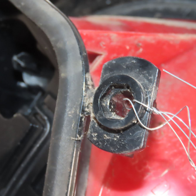 Feu arrière droit occasion  Peugeot 206 CC (2D) 1.6 16v (2dnfuf, 2dnfur) (2000-2007) 2 portes   6351N7  7