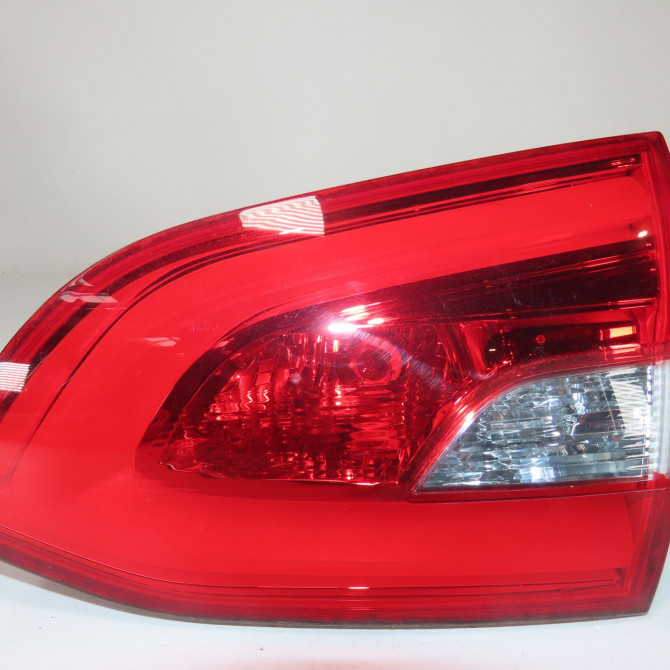 Feu arrière intérieur droit occasion  Peugeot 308 SW II (LC_, LJ_, LR_, LX_, L4_) 1.5 bluehdi 130 (2017-2021)   9678094880  1
