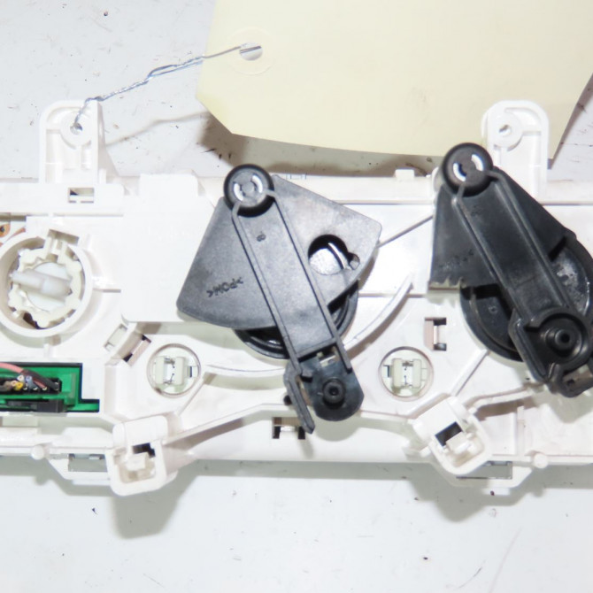 Commande de chauffage occasion  Renault CLIO II (BB_, CB_) 1.2 (bb0a, bb0f, bb10, bb1k, bb28, bb2d, bb2h, cb0a,... (1998-2010) 5 portes   7701067034  3