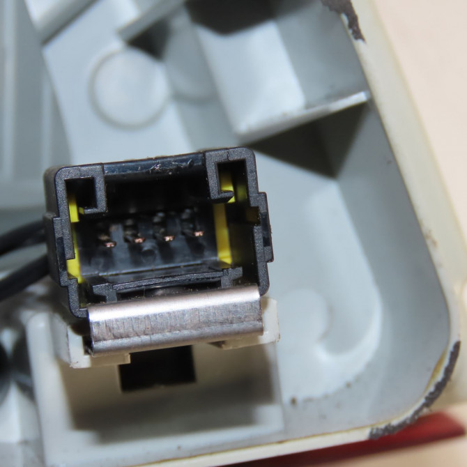 Feu arrière intérieur droit occasion  Peugeot 308 SW II (LC_, LJ_, LR_, LX_, L4_) 2.0 bluehdi 150 (2014-2021)   9678094880  4