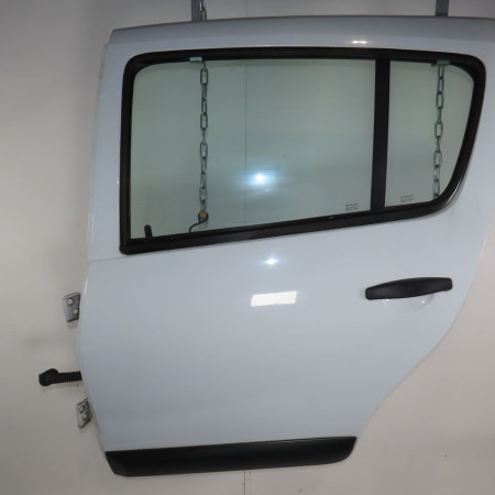 Porte arrière gauche occasion  Dacia SANDERO 1.4 mpi lpg (2009)   821018232R 