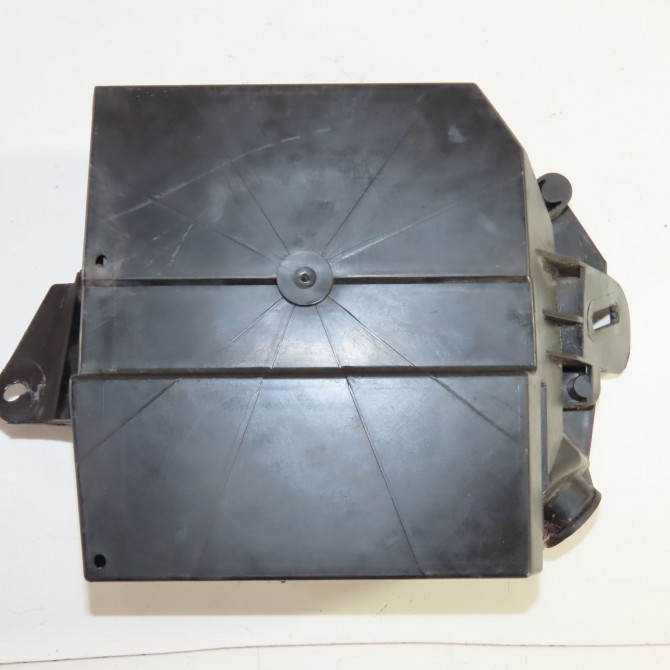 Boite a fusibles occasion  Renault CLIO III (BR0/1, CR0/1) 1.5 dci (c/br0g, c/br1g) (2005-2012) 5 portes   8200674660  3