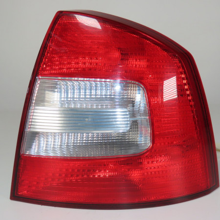 Feu arrière droit occasion  Skoda OCTAVIA II (1Z3) 1.6 tdi (2009-2013)   1Z5945112B 