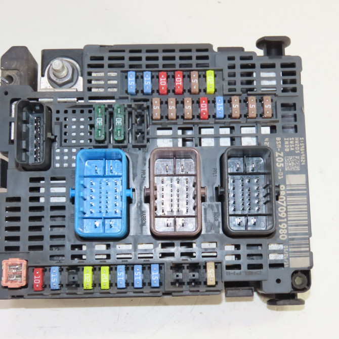 Platine fusible av occasion  Peugeot 308 SW II (LC_, LJ_, LR_, LX_, L4_) 2.0 bluehdi 150 (2014-2021)   9807091980  1