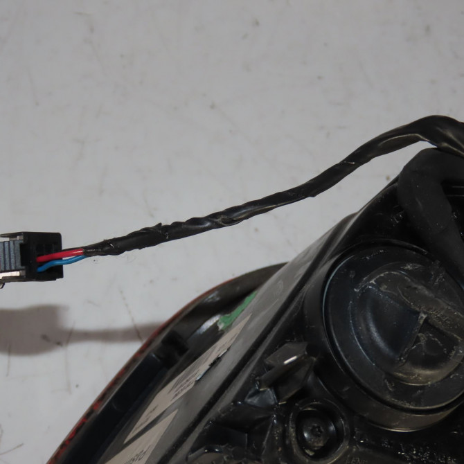 Feu arrière interieur gauche occasion  Peugeot 308 II (LB_, LP_, LW_, LH_, L3_) 1.6 hdi / bluehdi 115 (2013-2021) 5 portes   9677818380  4