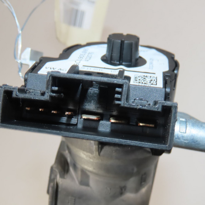 Antivol de direction occasion  Skoda FABIA III Break (NJ5) 1.4 tdi (2014)   1K0905851D  4