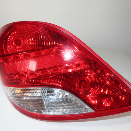 Feu arrière gauche occasion  Peugeot 207/207+ (WA_, WC_) 1.6 hdi (2006-2013) 5 portes   6350HQ 