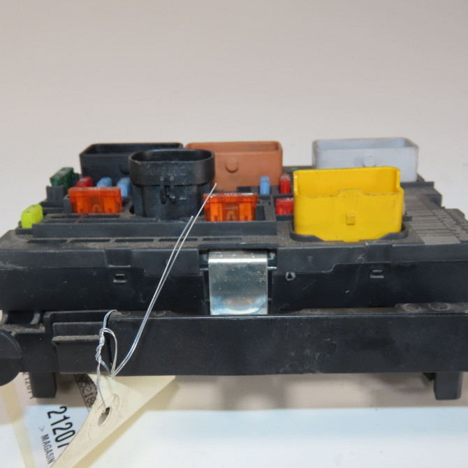 Boite a fusibles occasion  Peugeot 308 SW I (4E_, 4H_) 1.6 hdi (2009-2014) 5 portes   9664706280  5