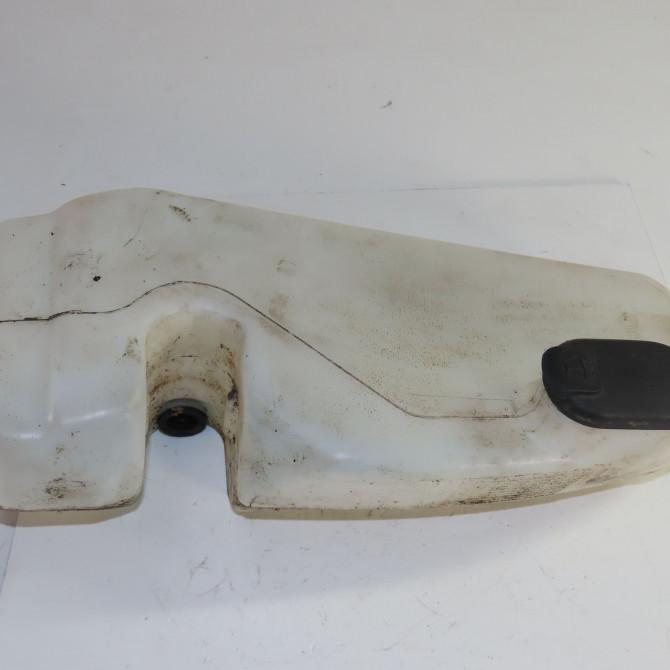 Reservoir lave-glace avant occasion  Dacia SANDERO 1.4 mpi lpg (2009)   8200609549  1