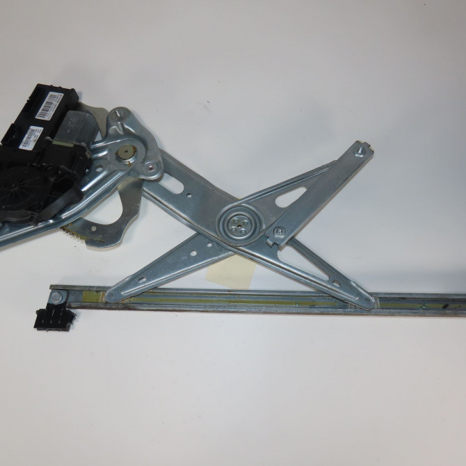 Mecanisme+moteur leve-glace avg occasion  Renault SCÉNIC III (JZ0/1_) 1.5 dci (2009) 5 portes   807212569R  1