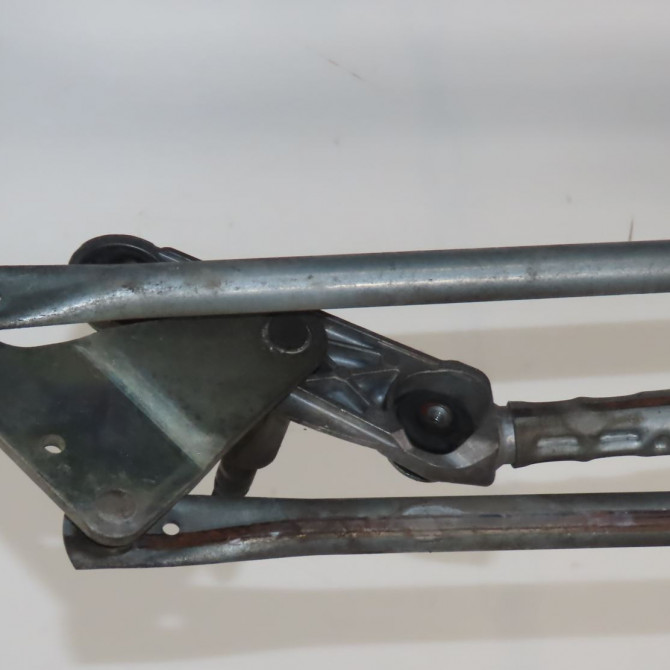 Moteur essuie-glace avant occasion  Renault MODUS / GRAND MODUS (F/JP0_) 1.5 dci (fp0e, jp0e) (2004)   7701208057  4